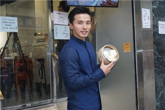 LOLLIPOP成员刘峻纬出席点点心《点点心》新店开幕