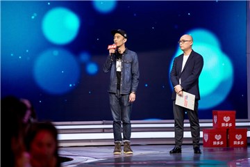 王喜涵与女嘉宾用粤语对话
