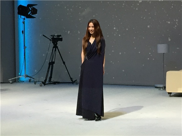 田馥甄《小夜曲》处女秀 笑回「我是陪睡的!」