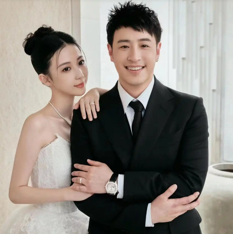 潘玮柏老婆首度公开4岁女儿！网友评论区炸锅表示惊讶