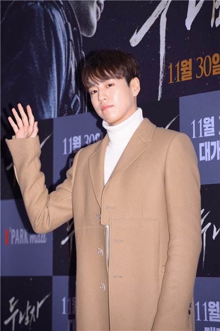 电影《两个男人》举行VIP试映会 SuperJunior利特、少女时代允儿等助阵