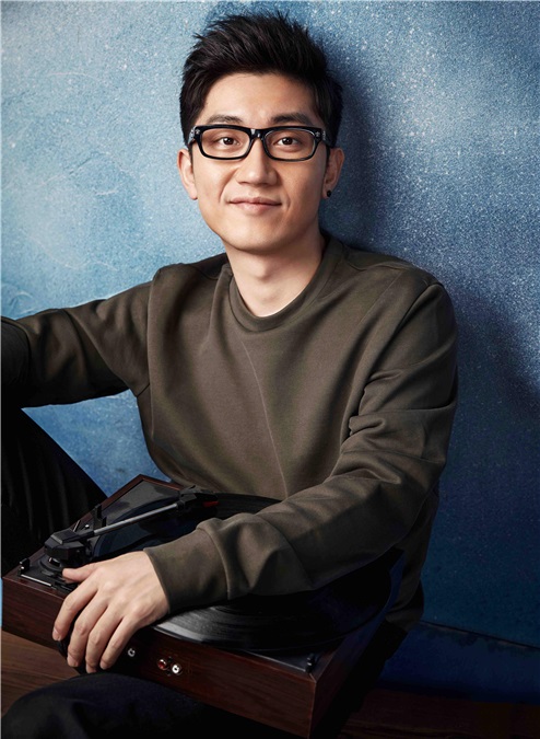 金志文时尚写真曝光 尽展成熟阳光双面魅力