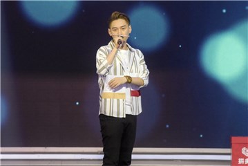 二号男嘉宾现场演唱惹惊呼
