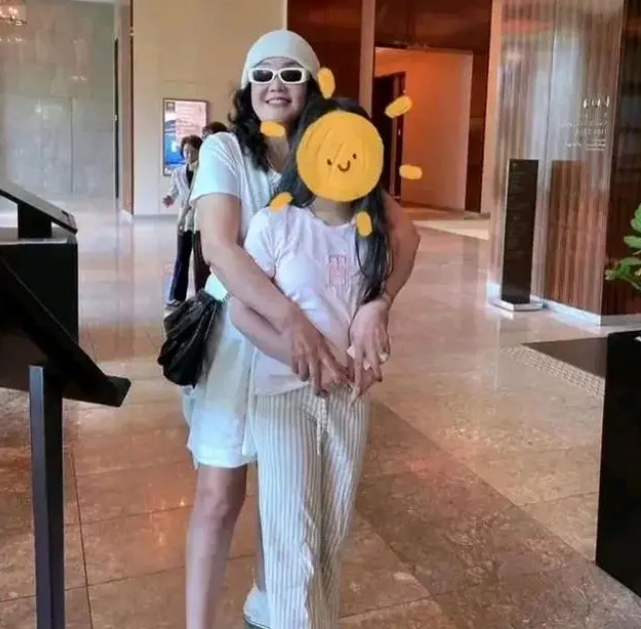 葛斯齐揭秘大S没给俩孩子办台胞证 张兰远赴日本和孙子孙女团聚