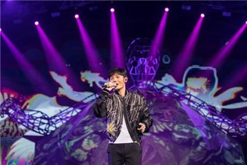 内地唱作歌手李荣浩