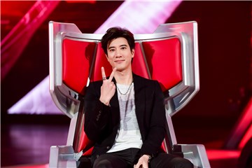 王力宏可谓是实实在在“优智偶像”