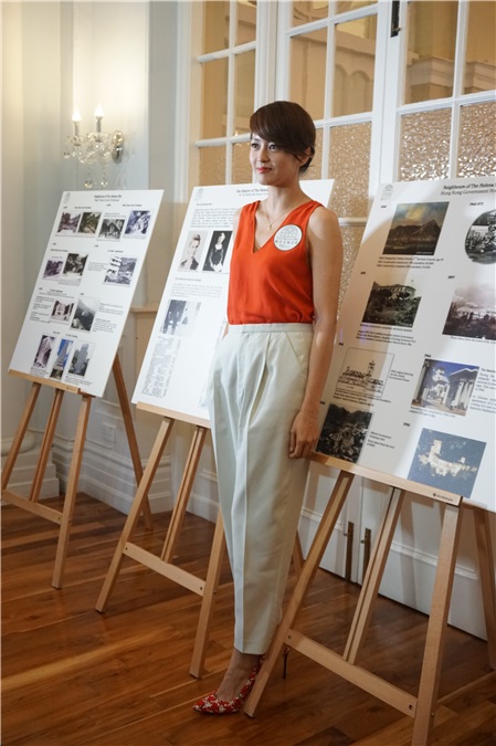 梁咏琪出席梅夫人妇女会百周年历史图片展