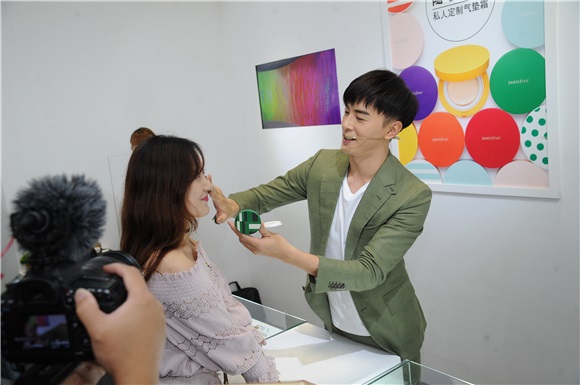 郑元畅绿西装森系美男 任一日店长皮肤超好