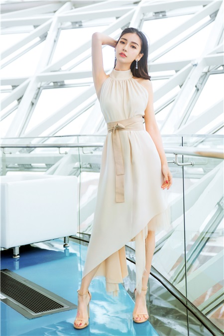 Angelababy获任首位上海推广大使 再助力环保公益