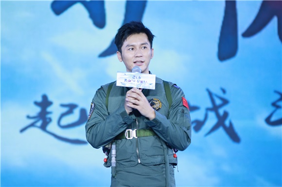〈Yes北京现场〉李晨执导《空天猎》圆梦 拍摄过程获空军大力支持
