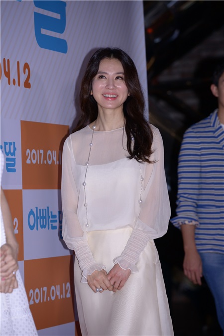 郑素敏、朴宝剑、度希等出席电影《爸爸是女儿》VIP试映会