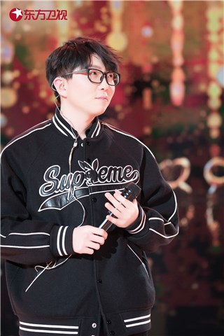 略显害羞的毛不易