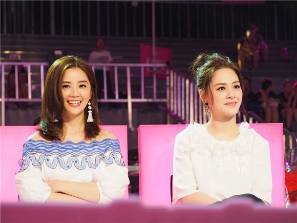 Twins十五周年演唱会将启 阿Sa阿娇合体超女任评委
