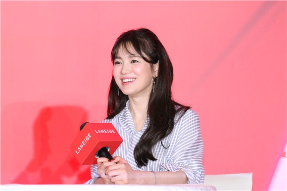宋慧乔出席品牌代言活动