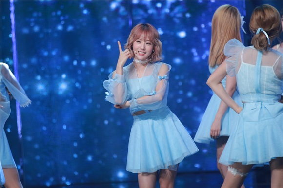 有线台MBC MUSIC《Show Champion》开唱 宋枝恩、宇宙少女等登台亮相