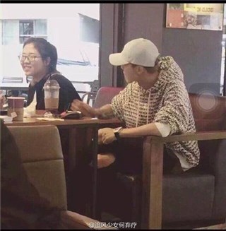 原来你是这样的鹿晗！鹿晗饭店被偶遇搞笑自称留学生