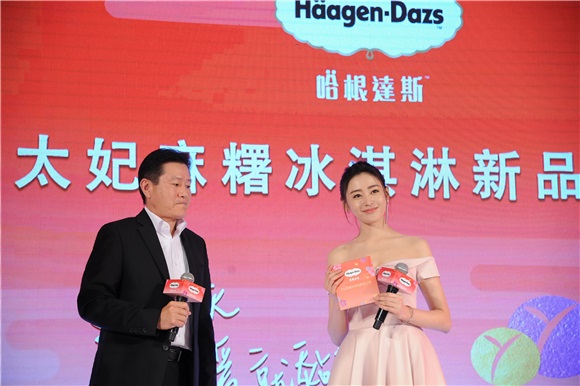 张天爱回应换角风波称相信导演 否认招黑体质