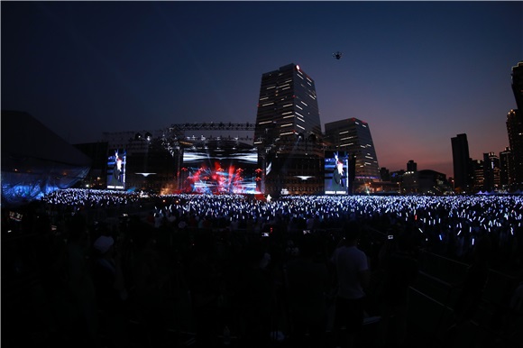 五月天《JUST ROCK IT 2016就是演唱会》台北站