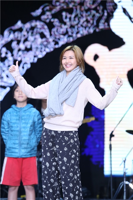 孙燕姿参加金马奖演出彩排