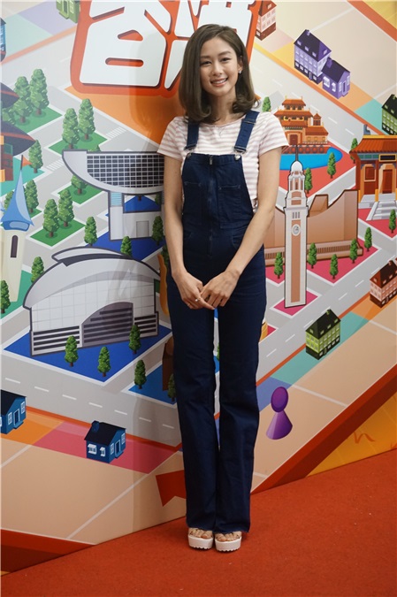 曾志伟、林夏薇、黎耀祥、李灿森等现身为节目《我爱香港》录影