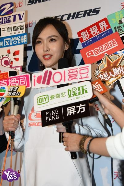 〈Yes上海现场〉唐嫣一身休闲出席公开活动 喜欢大一号的卫衣