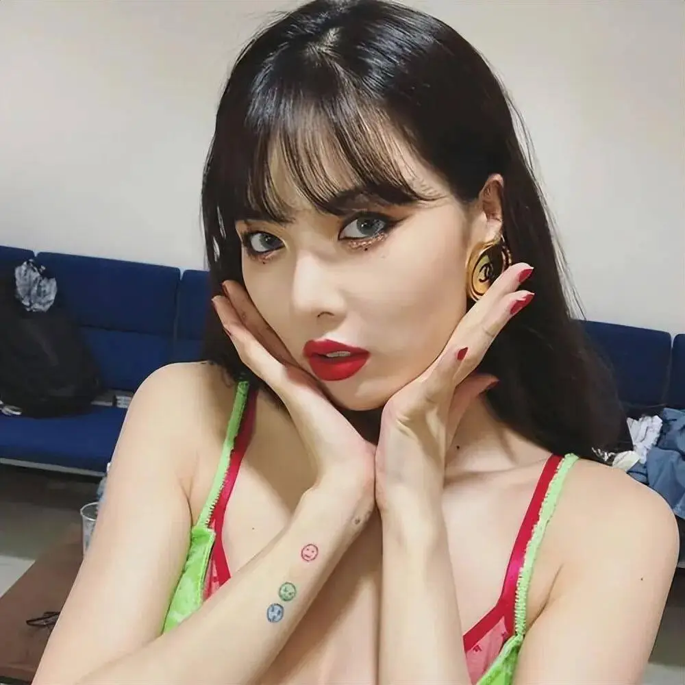 韩国歌手泫雅澳门音乐节表演时突发晕倒，网友呼吁：“停止减肥”