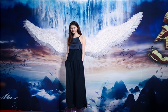 〈Yes 北京现场〉《鲛珠传》首映众星齐聚 张靓颖曝导演笑王大陆嘴大