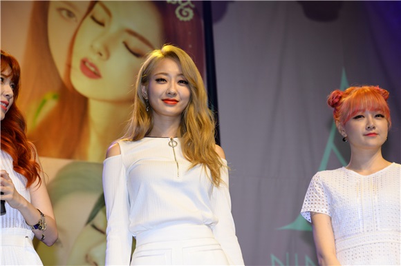 女团NineMuses小分队NineMuses A举行首张单曲专辑《MUSES DIARY》SHOWCASE
