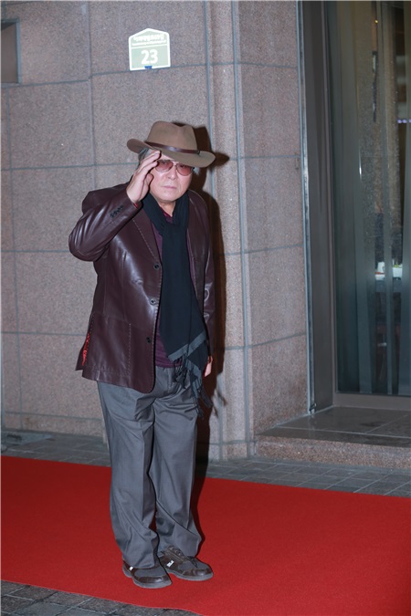 徐玄振、柳演锡、金旻载、陈京等出席《浪漫医生金实福》终映宴