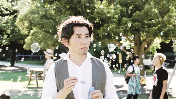 男星为戏狂瘦八公斤 因拍戏更让夫妻关系甜蜜升温