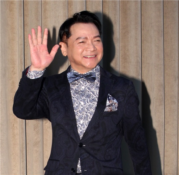 宝岛歌王叶启田举办《2017蓦然回首巡回演唱会》记者会