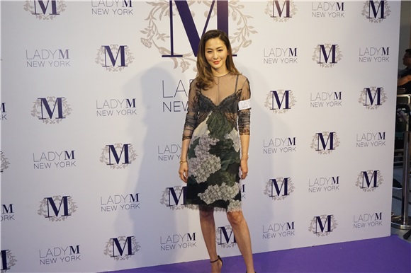 杨千嬅、周汶錡及黄佩霞出席甜品店开幕活动