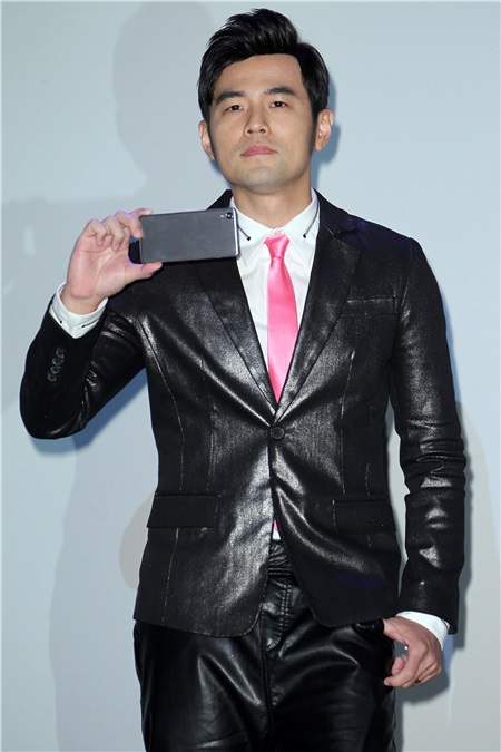 周杰伦出席代言SONY手机宣传活动