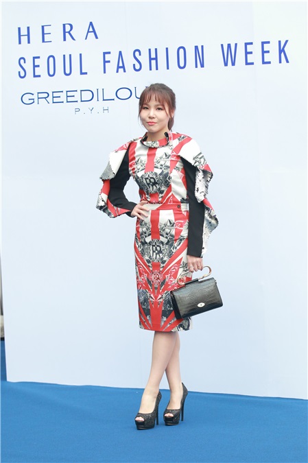 〈YES首尔现场〉演员朴诗妍、CLARA、吴丞芽、韩宝凛等出席2017F/W首尔时装周活动