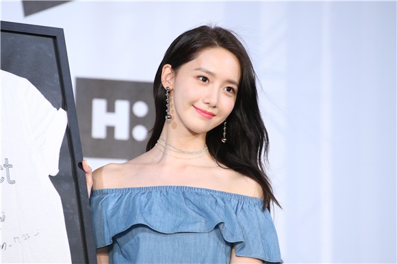 韩星润娥为H:CONNECT走秀