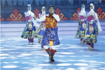 歌手仁青格来带来的藏族歌曲《阿不霍的天堂》