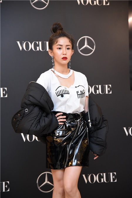 郭书瑶、吴映洁出席FNO全球购物夜起跑发布会