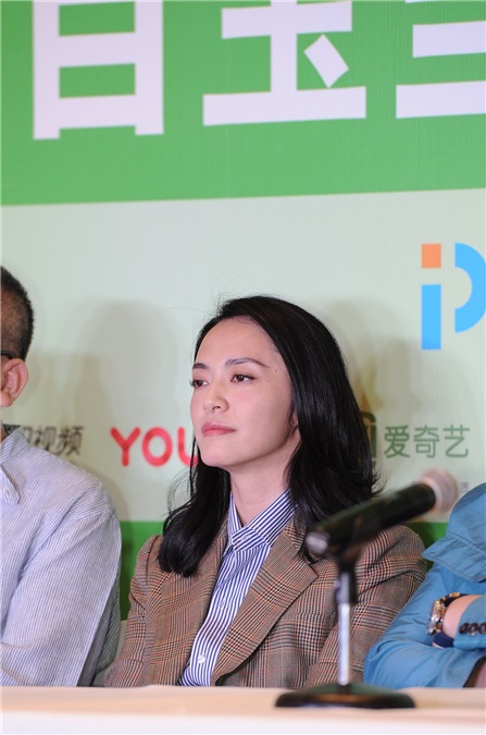 钟汉良首次担评委享受小轻松 姚晨感叹行业不断在进步