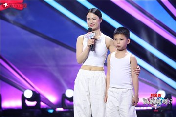 妈妈张琴和她的儿子