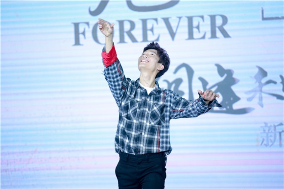 章子怡黄晓明王力宏张震等出席《无问西东》发布会