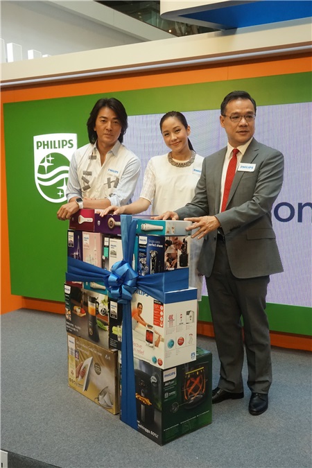 林嘉欣和郑伊健8出席品牌飞利浦生活展览揭幕礼