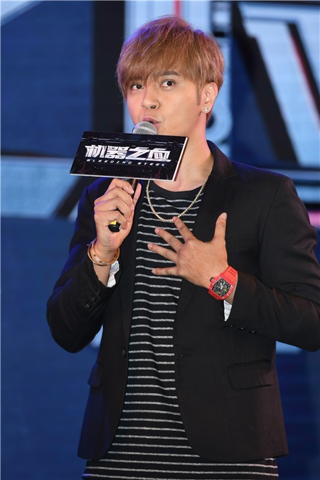 罗志祥首演人类挑战大 拍摄危险戏份均亲上阵