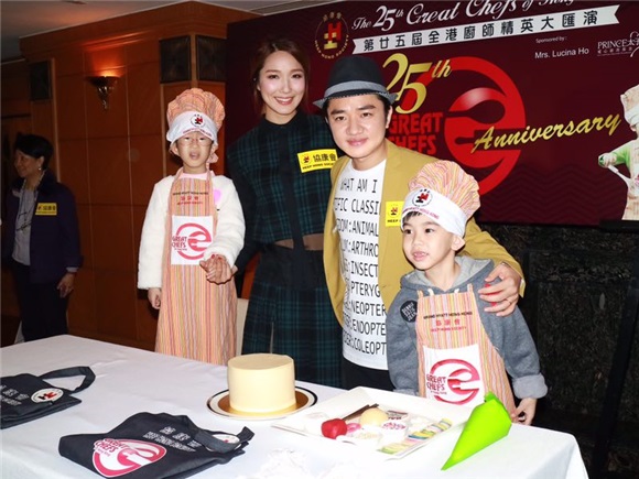 〈Yes 香港现场〉王祖蓝、李亚男未来想和孩子一同做蛋糕 现称：想过两人世界