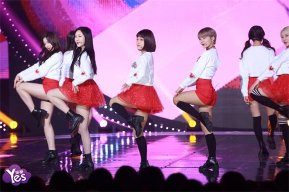 〈Yes 首尔现场〉MOMOLAND《The show》献精彩演绎获第一名
