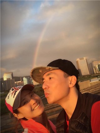 锡婚10周年 刘畊宏感性发文谢谢老婆