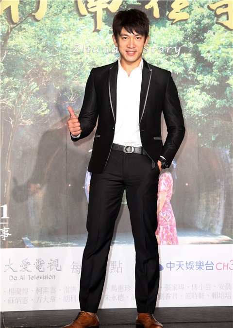 大爱「竹南往事」演员韩瑜、李政颖、杨庆煌、傅小芸、陈熙锋、柯素云等出席上档记者会。