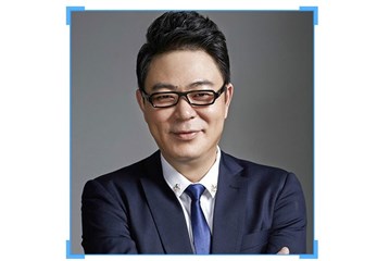 着名编剧高亚麟投资战狼2 ,就是联合出品人。