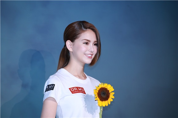 昆凌 Dr.Wu公益记者会
