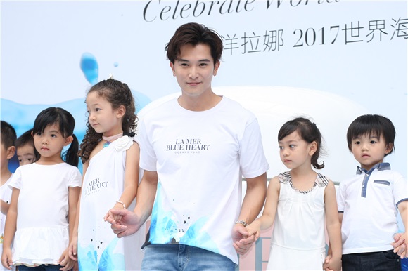 邱泽出席《海洋拉娜世界海洋日》活动