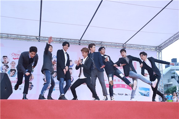 「SpeXial Okinawa 冲绳写真游记」签名会(伟晋、明杰、子闳、Teddy、Evan、风田、以纶、易恩)